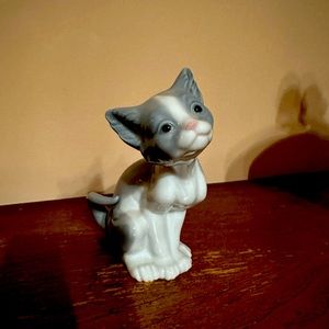 Lladro cat statue